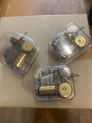 Boîtes musique reuge - à,