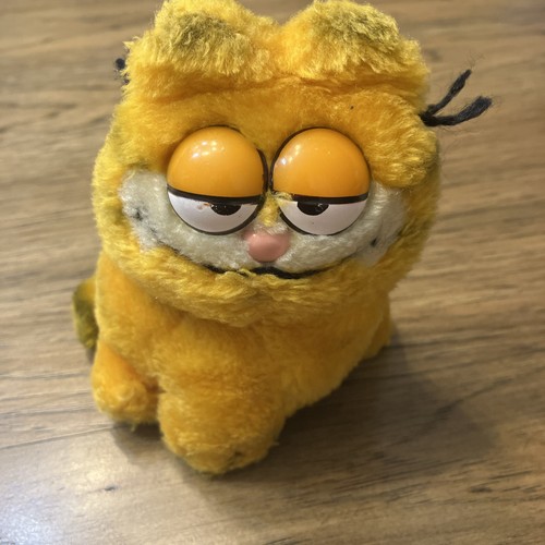 Garfield plush 1981 dakin - garfield,