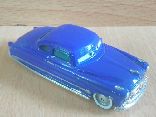 Voiture metal die - die, disney