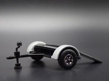 Remorquage Dolly Voiture W/Chargement Rampes Noir 1:64 Echelle Diorama Modèle