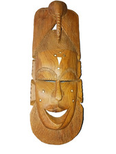 Ancien masque africain avec