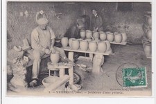 VERNEUIL : intérieur d'une poterie - très bon état
