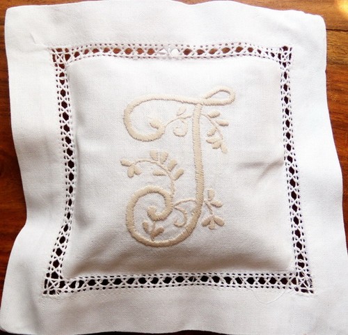 Coussin sachet brode - coussin,