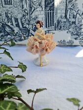 ANCIENNE  PETITE STATUE PORCELAINE DRESDEN N°677 DANSEUSE ROBE DENTELLE