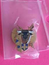 boutonnière Ancienne Broche augis CLUBS TAURINS " PAUL RICARD Rare Neuve 