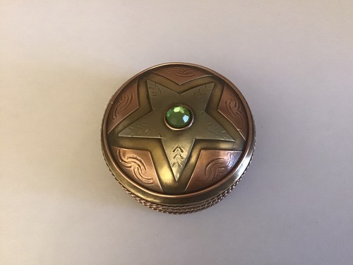 Ancienne petite boîte