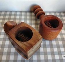 2 anciens casse-noix /