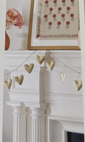 Threshold gold metal heart - gold,