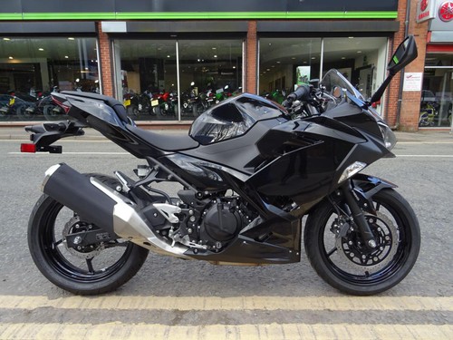 Injection black fairing - black, fit