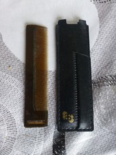 ancien etui avec peigne pour