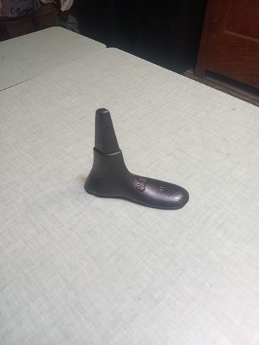 Outil ancien enclume pied de - ancien,