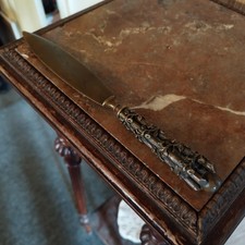 Coupe Papier en Bronze à décor de Branches et Feuillages