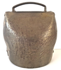 Ancienne cloche à vache, sonnaille Devouassoud n°2, Chamonix.