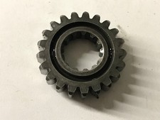 UN PIGNON DIVERS PIECE MOTEUR