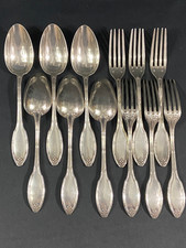 6 grandes cuillères 6 fourchettes de table en métal argenté de style Louis XVI
