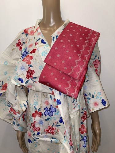 Jolie tenue traditionnelle - tenue,