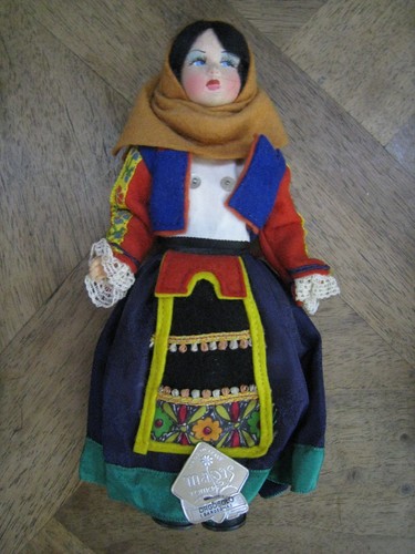 Lot 12 poupées - lot, 75€