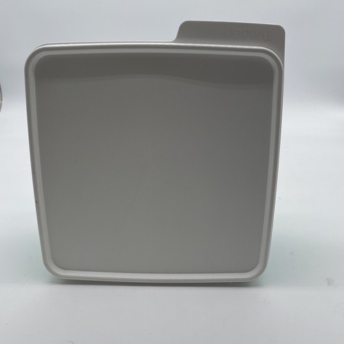 Tupperware with keep tabs - tupperware,