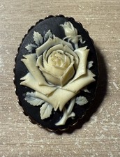 Ancien Pince à foulard ovale rose blanche camée 4x2,8 cm