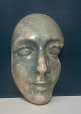 Sculture murale visage