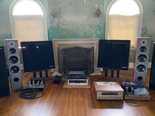 Dynaudio audience speakers - audience, 82