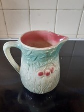 ANCIEN PICHET EN BARBOTINE DECOR cerises 