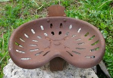 RATEAU PRAIRIAL, ancien siège selle tracteur machine agricole, Emile Puzenat.