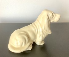 Statuette de chien - basset -