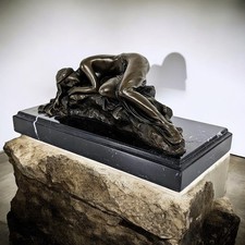 Sculpture statue femme nue