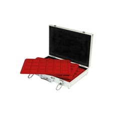 Valise numismatique avec 5 plateaux pour 236 monnaies.