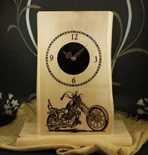 Horloge de bureau en bois moto design HD pyrographie artisanale décoration maison art 6