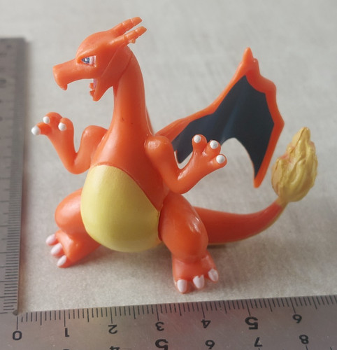 Ancienne figurine dracaufeu - ancienne,