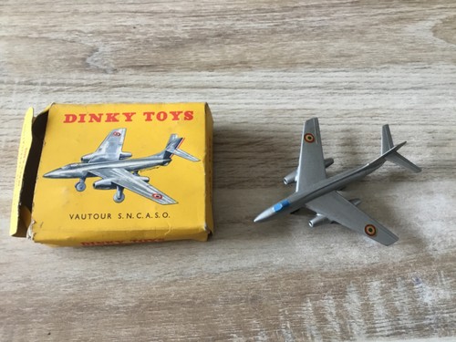 Dinky toys avion vautour - toys,