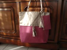 SAC A MAIN PORTE A L'EPAULE AVEC SA POCHETTE ASSORTIE