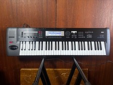 Korg TR61 61 touches MUSIC WORKSTATION KEYBOARD avec sac de concert,...