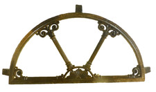 Fenêtre d'écurie fronton