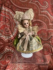 Poupée mignonnette de la SFBJ