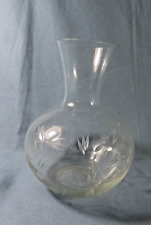 PETITE CARAFE en VERRE gravé, au décor floral,  hauteur 16 cm.