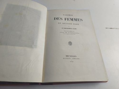 Livre galerie des femmes - galerie,