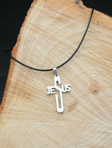 Collier avec croix - , jésus