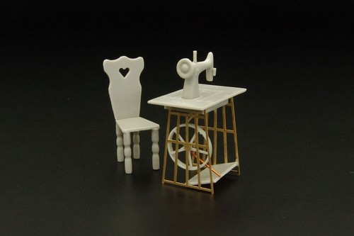 Singer sewing machine - 1/35,