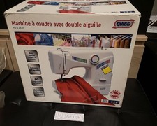 LOT - MACHINE À COUDRE AVEC DOUBLE AIGUILLE QUIGG + CADEAUX