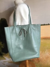 Sac cuir GENUINE LEATHER vert menthe en bon état.