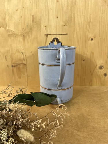 Ancien pot eau - a,