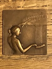 Médaille plaque MERY Femme nue Modern style LA VICTOIRE CYCLISME Vélos d’époque