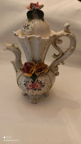 Ancienne cafetière verseuse