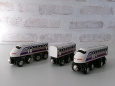 Train en bois avec 2