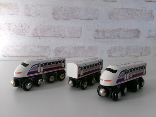 Train bois avec 2 - train,