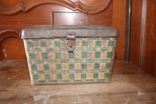 Ancienne boite Panier en tôle