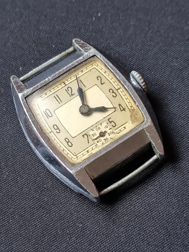 Montre art déco - forme, tonneau